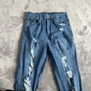 Selling these stretch high-waisted pants